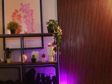 Ravennadarcy  live sex cam