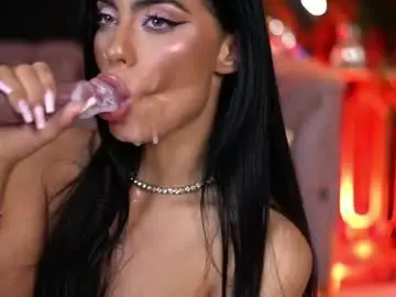 Ravennadarcy  live sex cam