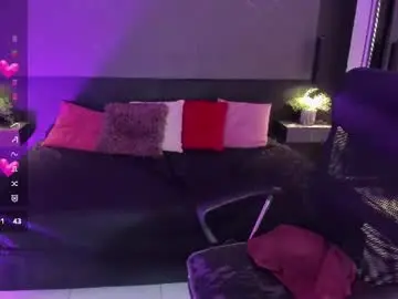 Saraamills  live sex cam