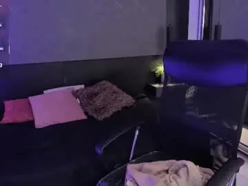Saraamills  live sex cam