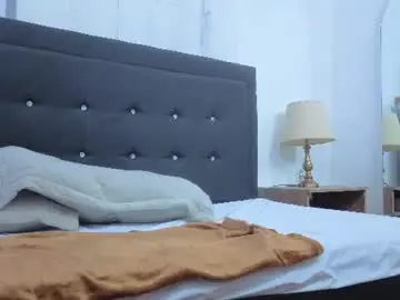 Yummy_bella_  live sex cam