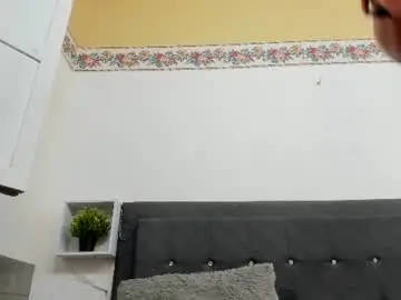 Yummy_bella_  live sex cam