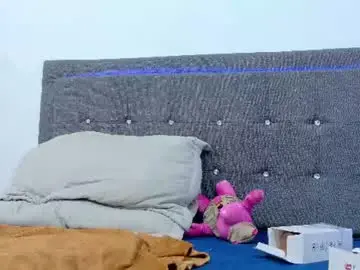 Yummy_bella_  live sex cam