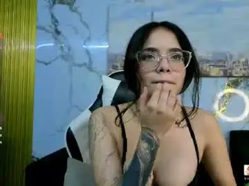 Carolina23_pm  live sex cam