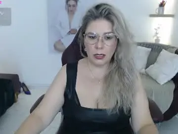 Diva_milf  live sex cam