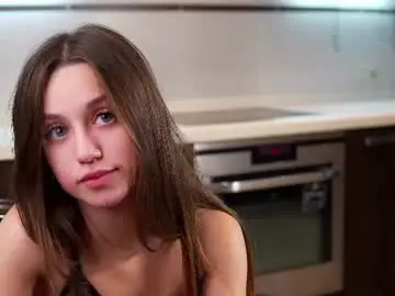 Lovvmenow  live sex cam