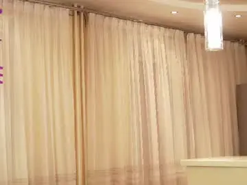 Lovvmenow  live sex cam
