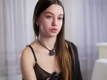 Lovvmenow  live sex cam