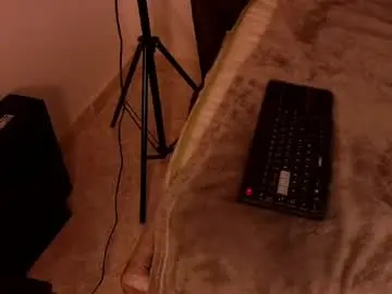 Reinatemptation  live sex cam