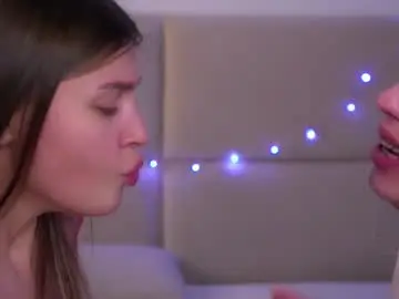 Vivid_girls  live sex cam