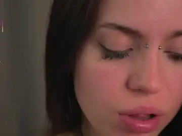 Vivid_girls  live sex cam