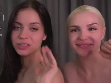Vivid_girls  live sex cam