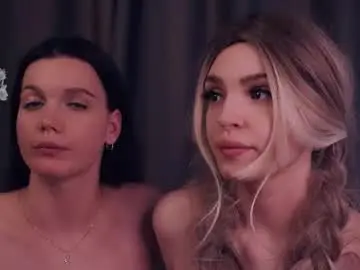 Vivid_girls  live sex cam