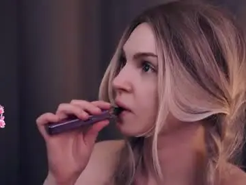 Vivid_girls  live sex cam