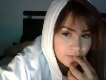 Evva_foxxy  live sex cam