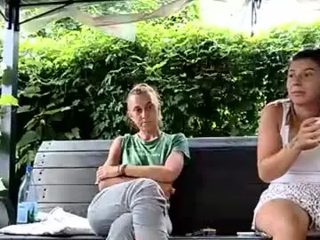 Hotfallinganna  live sex cam