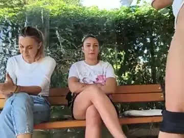 Hotfallinganna  live sex cam