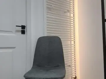 Hotfallinganna  live sex cam
