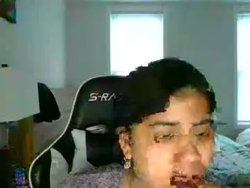 Hotsmile123  live sex cam
