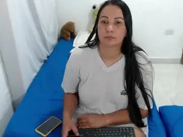 Laura_foxx2379  live sex cam