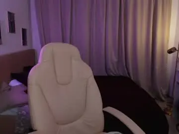 Roxanne_barcelo  live sex cam