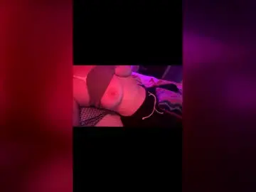 Bhellis  live sex cam