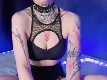 Candrivella  live sex cam