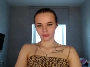 Kseni_a  live sex cam