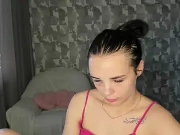 Kseni_a  live sex cam