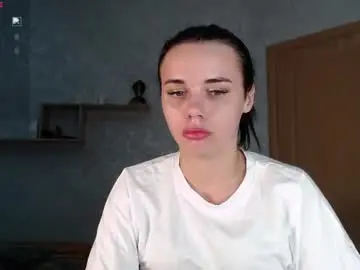Kseni_a  live sex cam