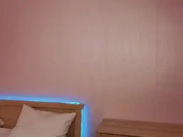 Leanpolacek  live sex cam