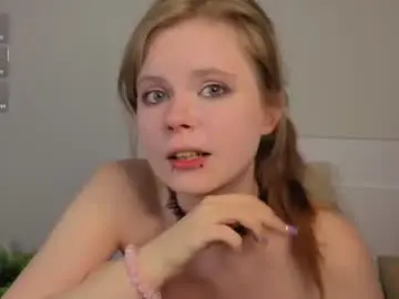 Lyucy  live sex cam