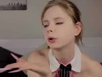 Lyucy  live sex cam