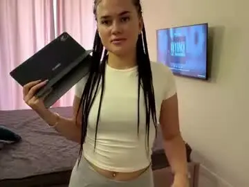 Peachyvibee  live sex cam