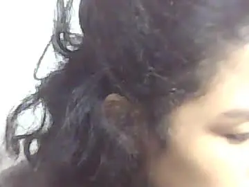 Sexylarra12  live sex cam