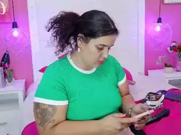 Taylor_naomi27  live sex cam