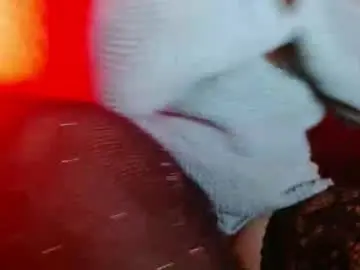 Delphine_x  live sex cam