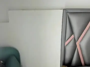 Golden_kiss23  live sex cam