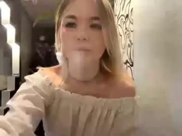 Heikewormwood  live sex cam
