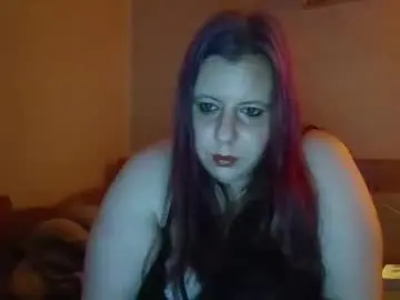 Kareninna28  live sex cam