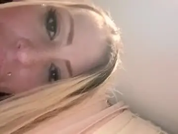 Meowzers777  live sex cam