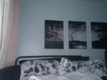 Meowzers777  live sex cam