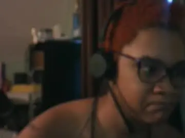 Nickythehawtie  live sex cam