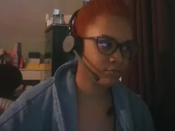 Nickythehawtie  live sex cam