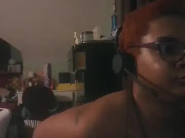 Nickythehawtie  live sex cam