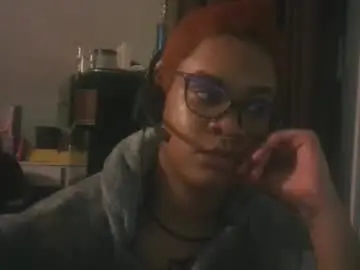 Nickythehawtie  live sex cam