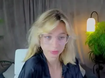 Noramoreau  live sex cam