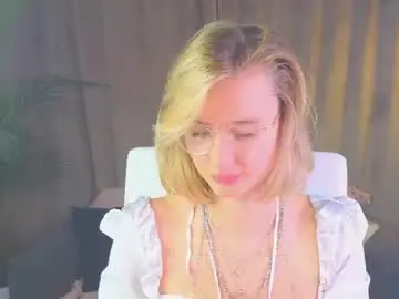 Noramoreau  live sex cam