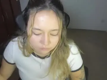 Ash_smith1  live sex cam