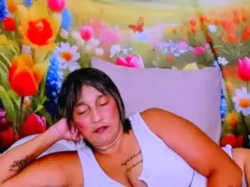 Indianroxy27  live sex cam